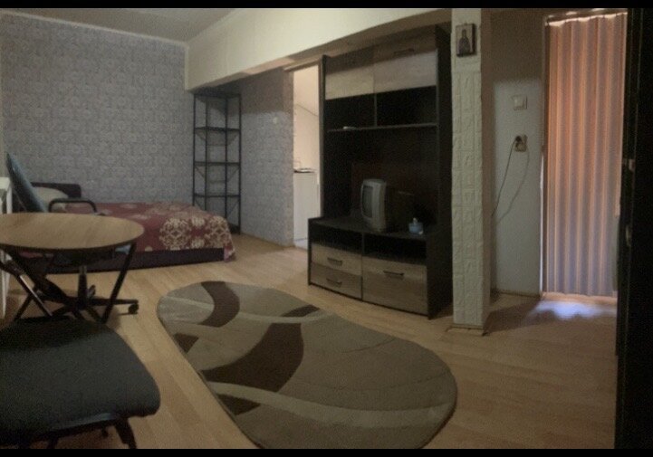 Titan, Bl 1 Decembrie, Auchan