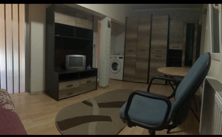 Titan, Bl 1 Decembrie, Auchan